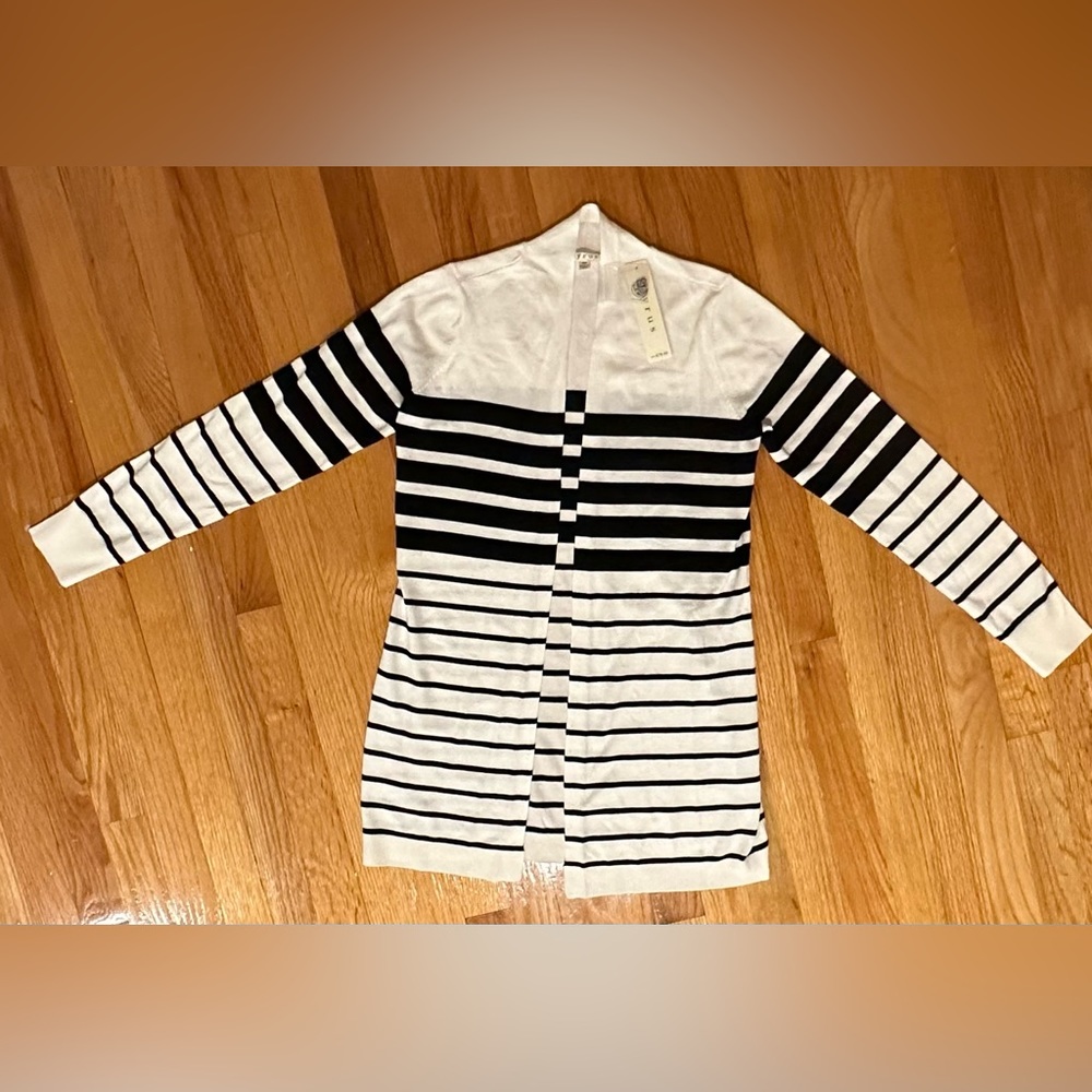 Cyrus black and white striped cardigan sweater 🤍